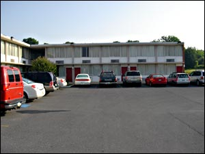 Park in the well-lit front lots of the motel or hotel to minimize risk of vehicle break-in or theft.