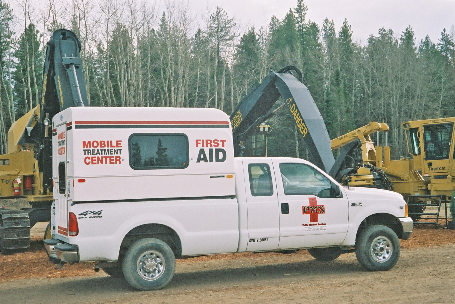 Fiberglassfirstaidunitswithrolloverprotection 10043681