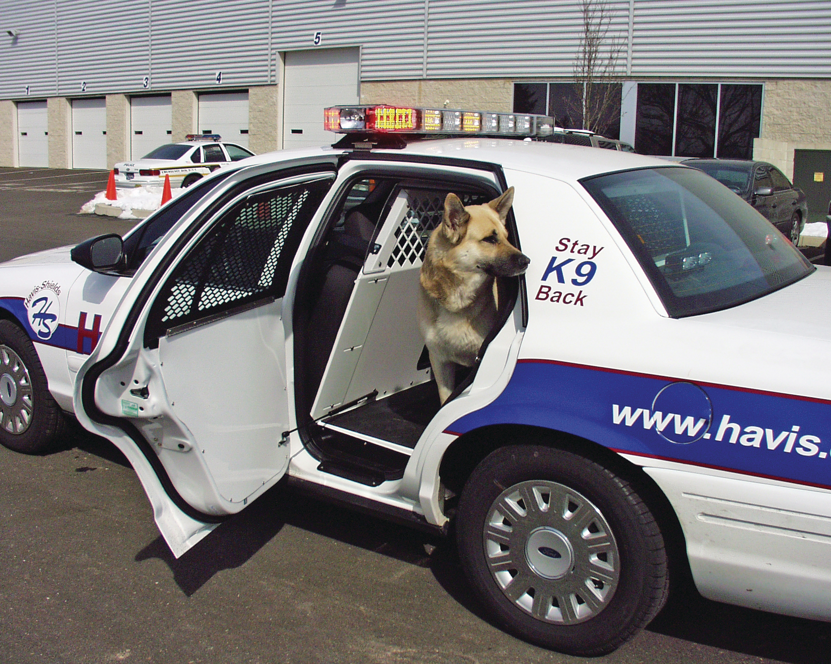 Improvedk9transportsystemsfeaturingwhitepowdercoatfinish 10043548