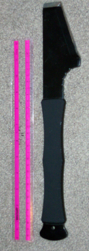 The Small Pry prototype from Dynamic Entry, a division of BLACKHAWK!