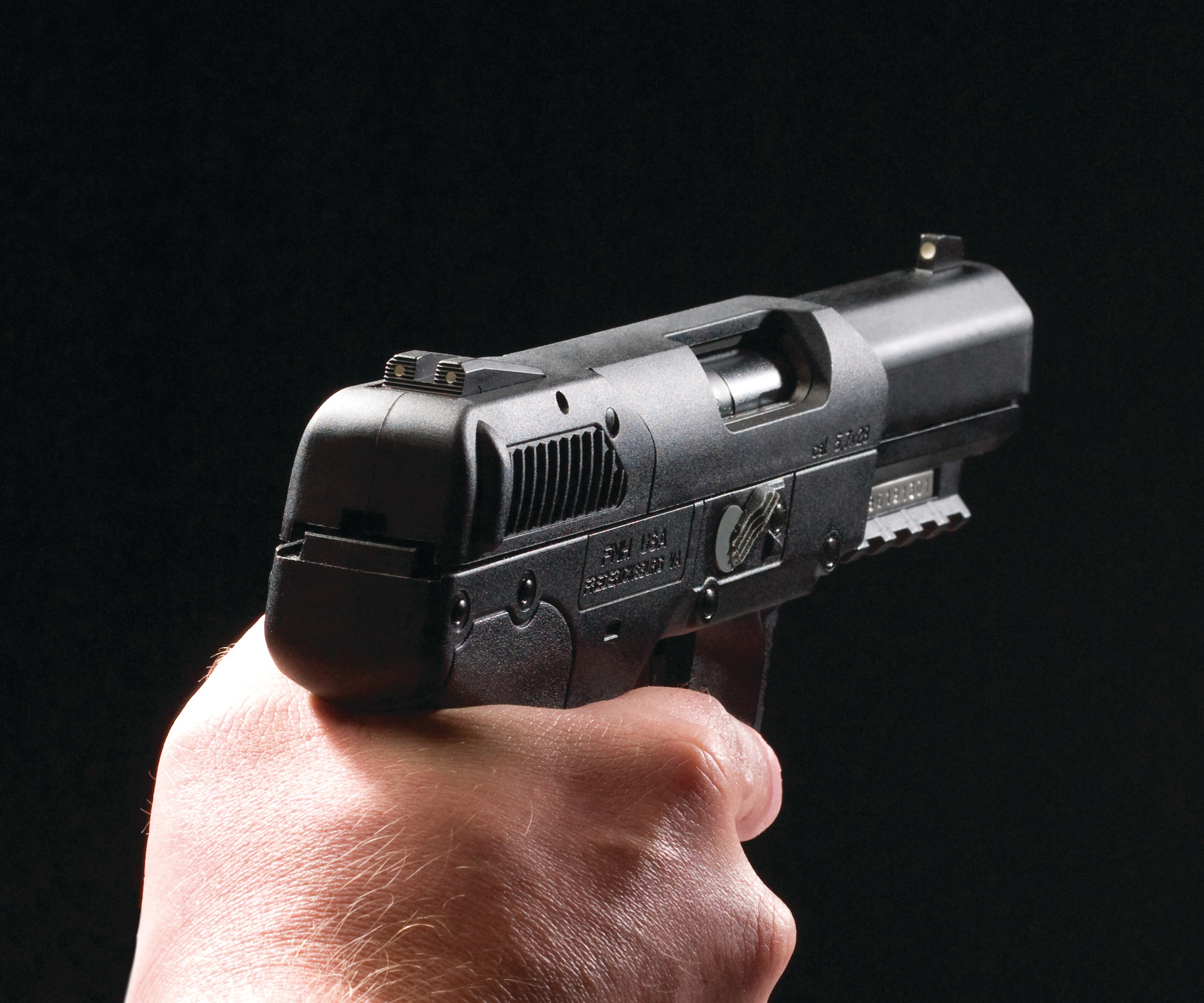 Fnfivesevenstandardwithfixedthreedotcombatsights 10051899