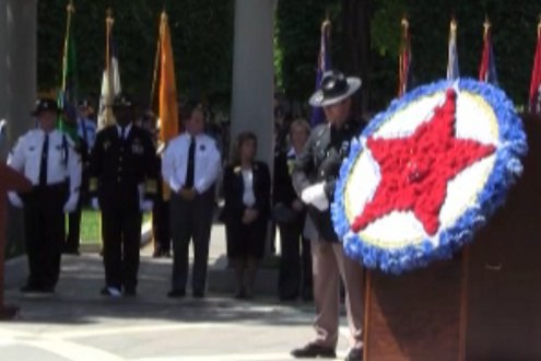 Wreathlayingvideo 10270561