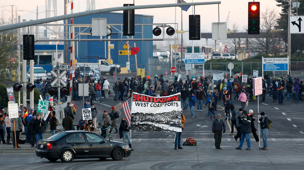 Occupyports 10524410