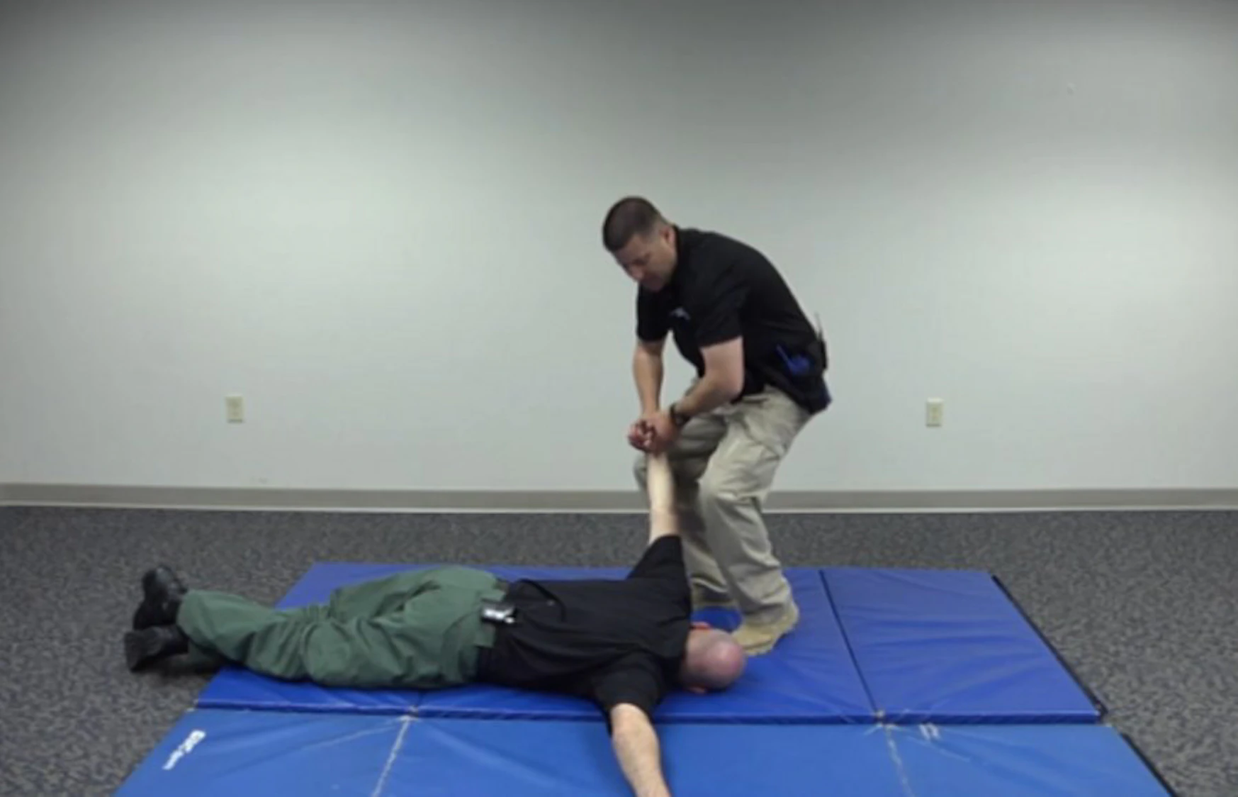Path Handcuffing Defensive Tactics: Prone Handcuffing and Search | Officer