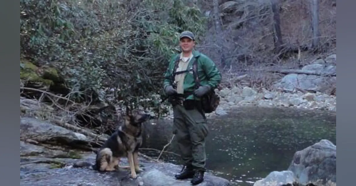 Usfs Officer Hundreds Mourn Slain U.S. Forest Service Officer, K-9 in N.C. | Officer