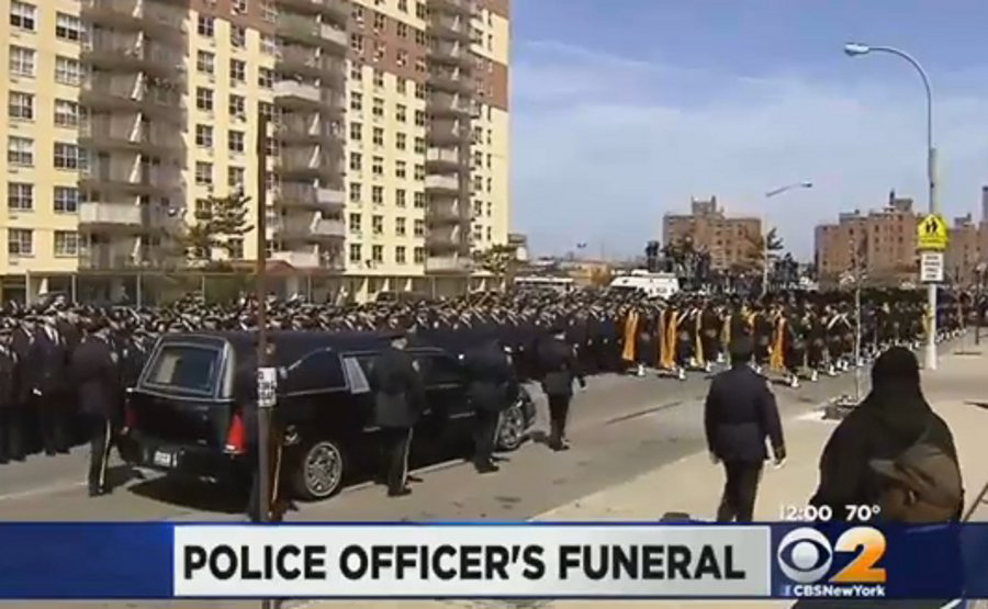 Thousands Say Goodbye Fallen NYPD Officer | Officer