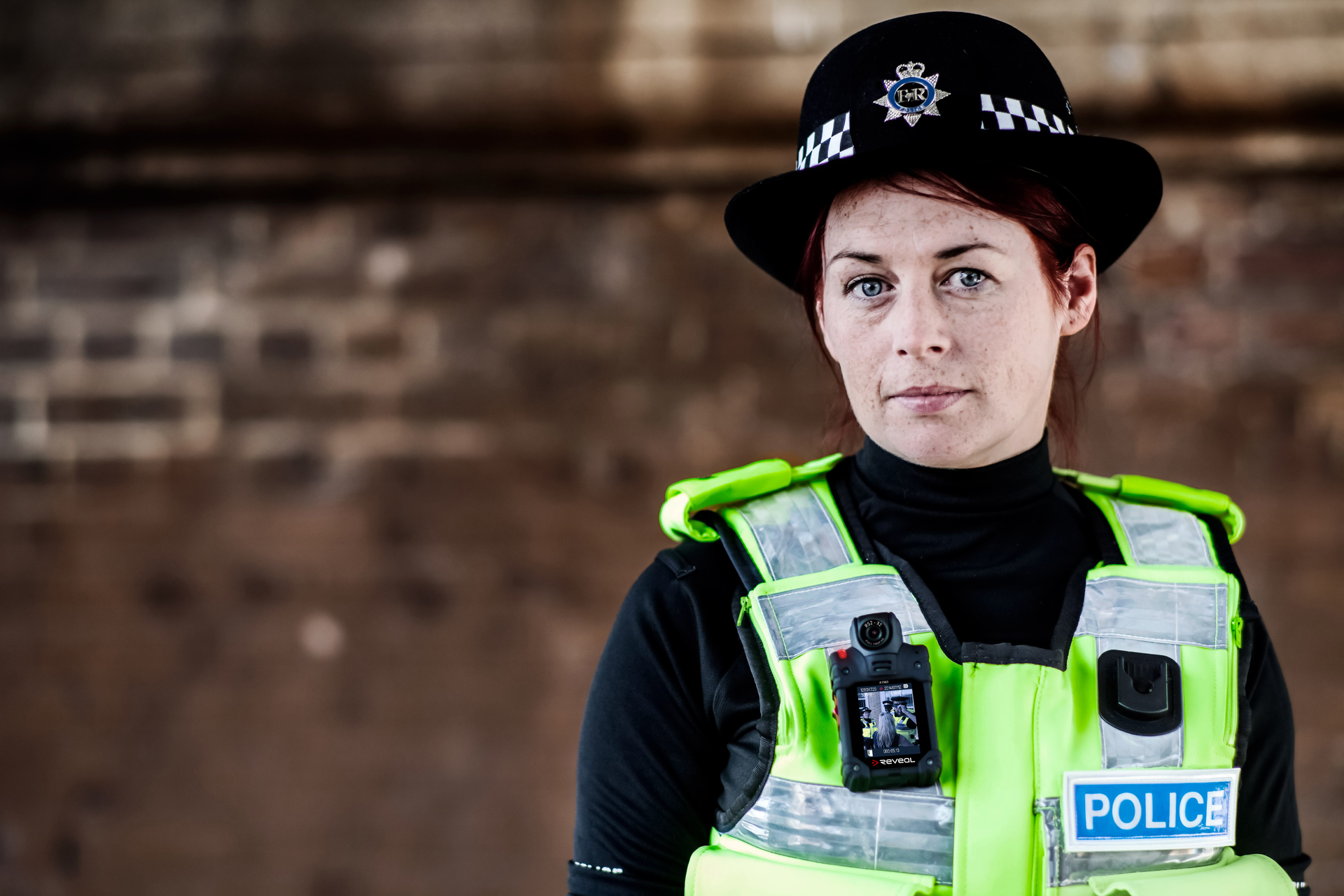 Police woman with RS2 X2 body camera 550045c1ab449
