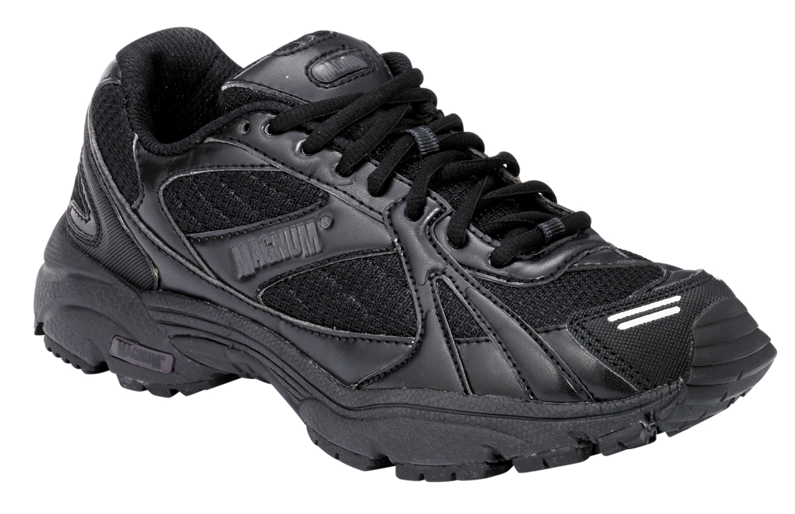 magnum sports shoes