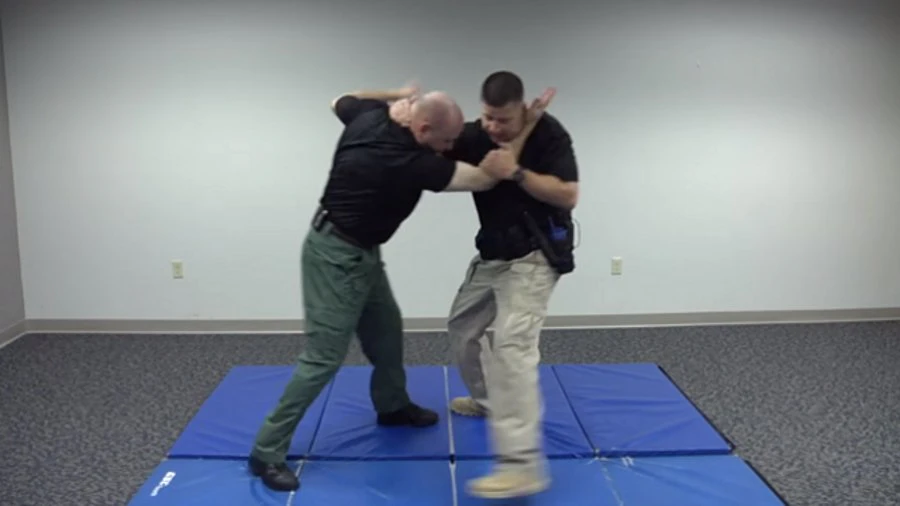 Deflection Fight Fighting From the Clinch: Defensive Tactics | Officer