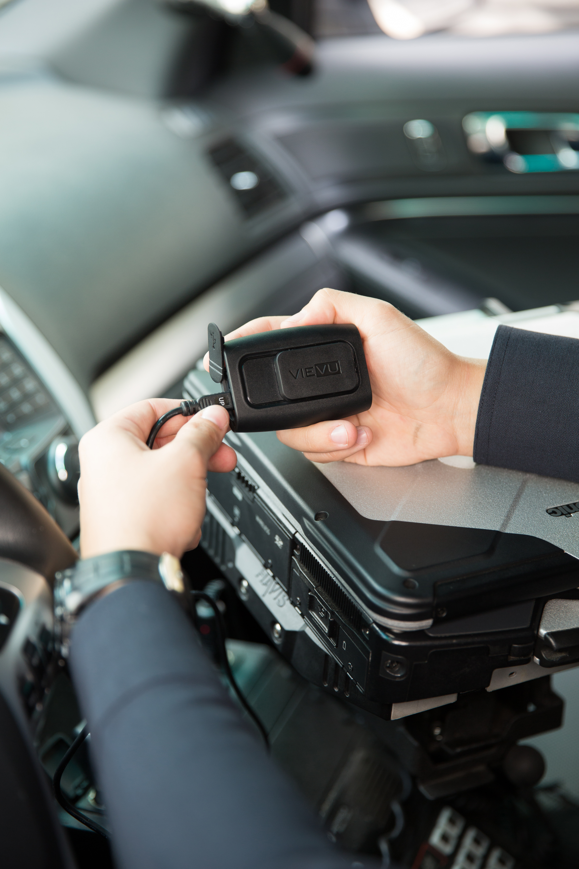 VV Car Charger Police Car 1 5693c7cc67611