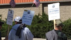 Mineral County Sheriff&apos;s deputies, 911 dispatchers and detention center workers have been picketing the county courthouse in Superior in an attempt to get a new collective bargaining agreement.