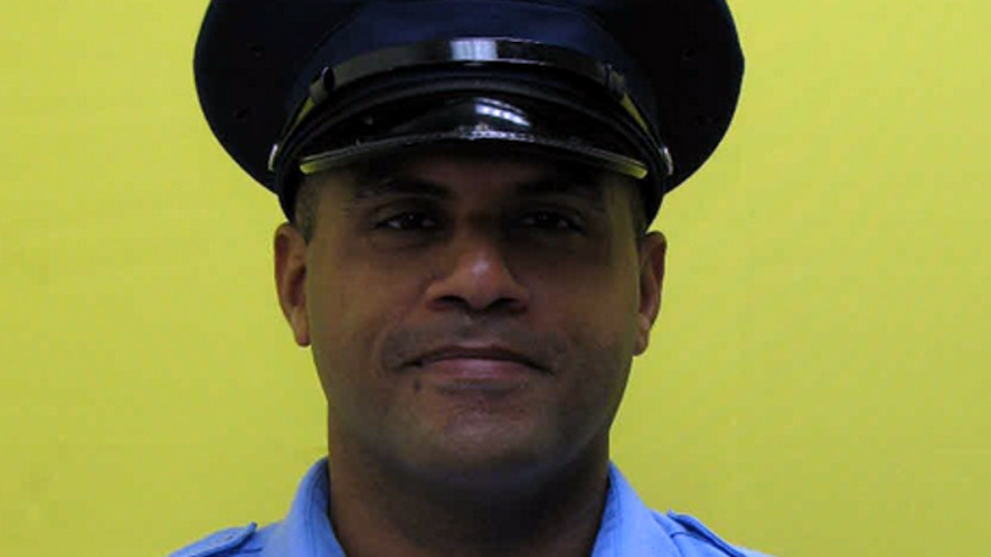 Agent Edwin Pab&oacute;n Robles