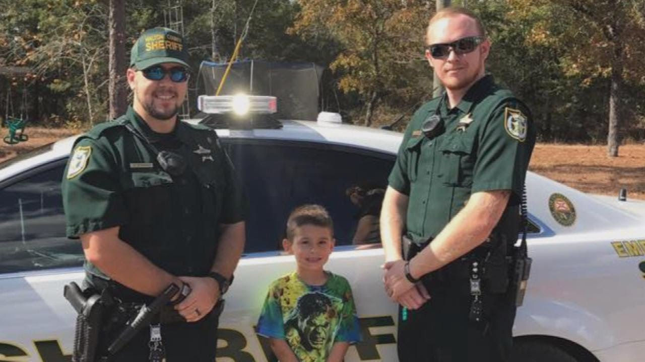 Little Boy Calls 911 to Invite Deputies to Thanksgiving Dinner
