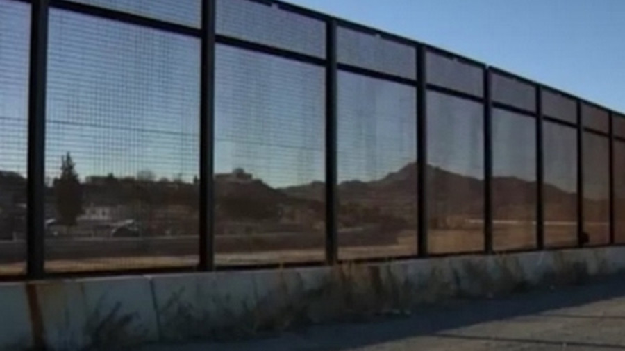 borderwall 588b4faea614f