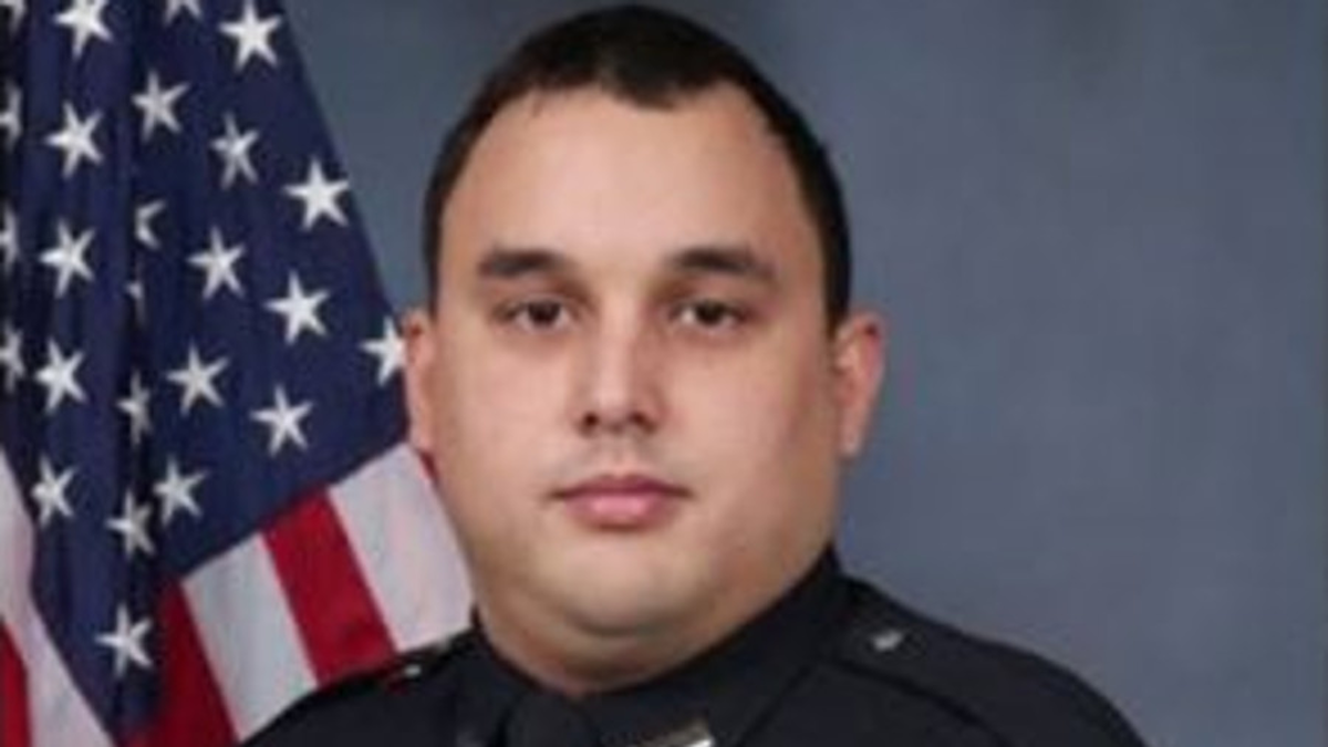 Louisville Police Officer Dies Following Crash | Officer