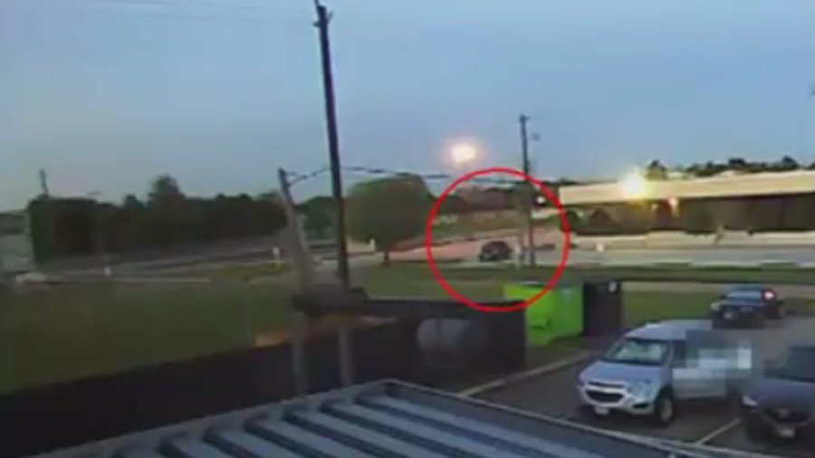 suspectvehiclevideo 58e3e917531d8