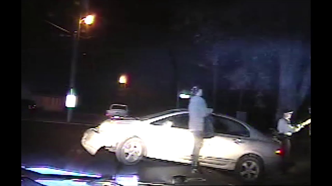 Video appears to show Georgia trooper tackling mother of arrestee