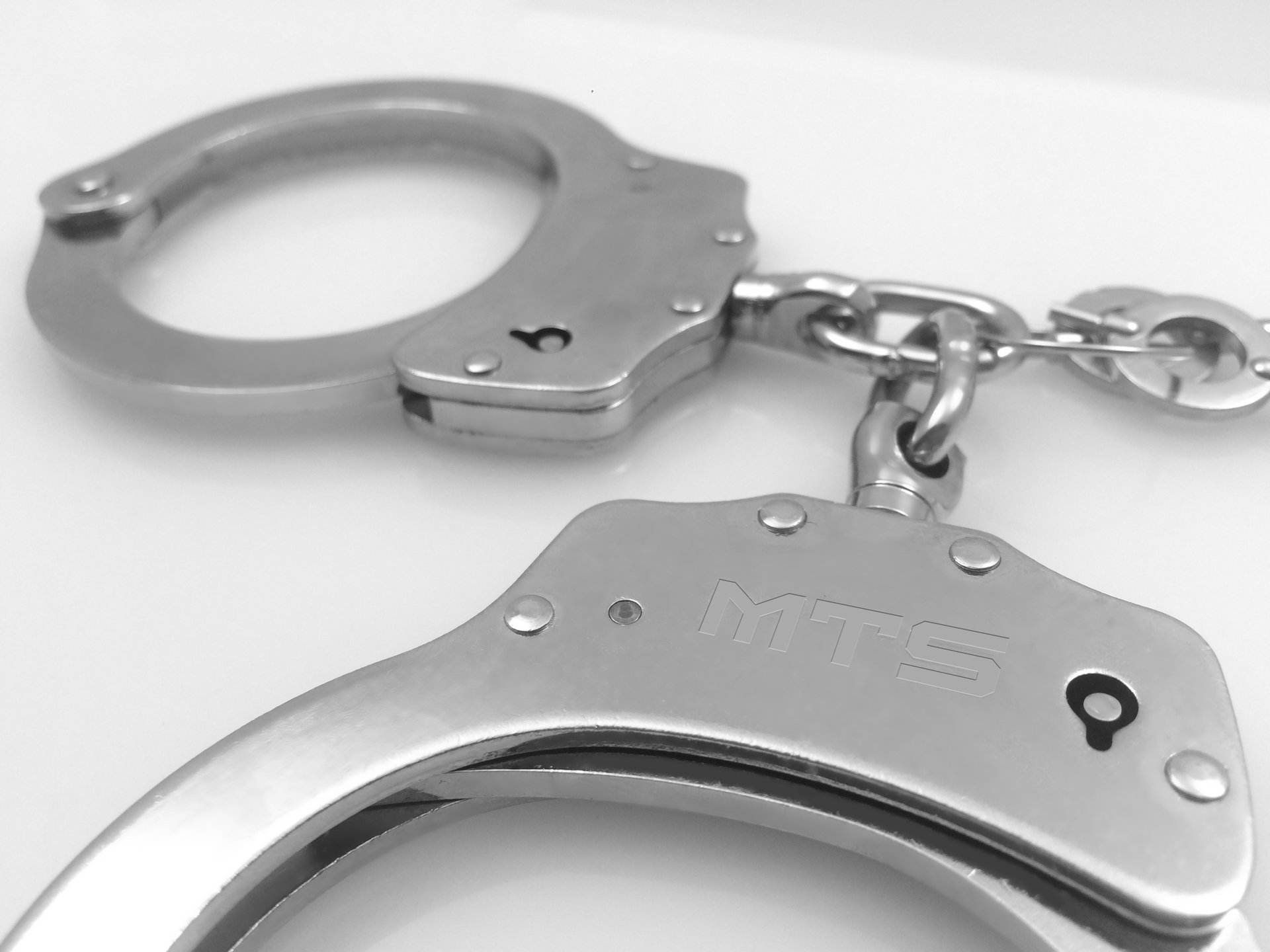 10004 Mts Handcuff Detail 5a68ebb604e12