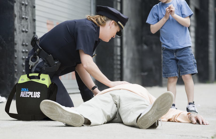 It&rsquo;s vital that every police cruiser responding to an emergency has an AED on board and know the symptoms of a sudden cardiac arrest and have training in basic life support.