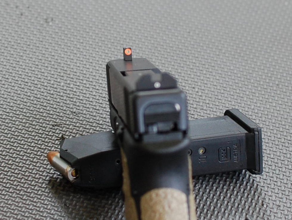 Review XS Sights F8 Officer