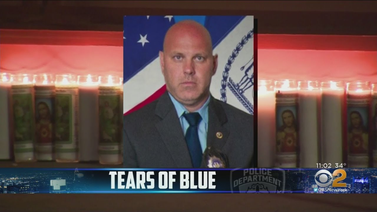 Memorial Grows For NYPD Detective Killed by Friendly Fire | Officer