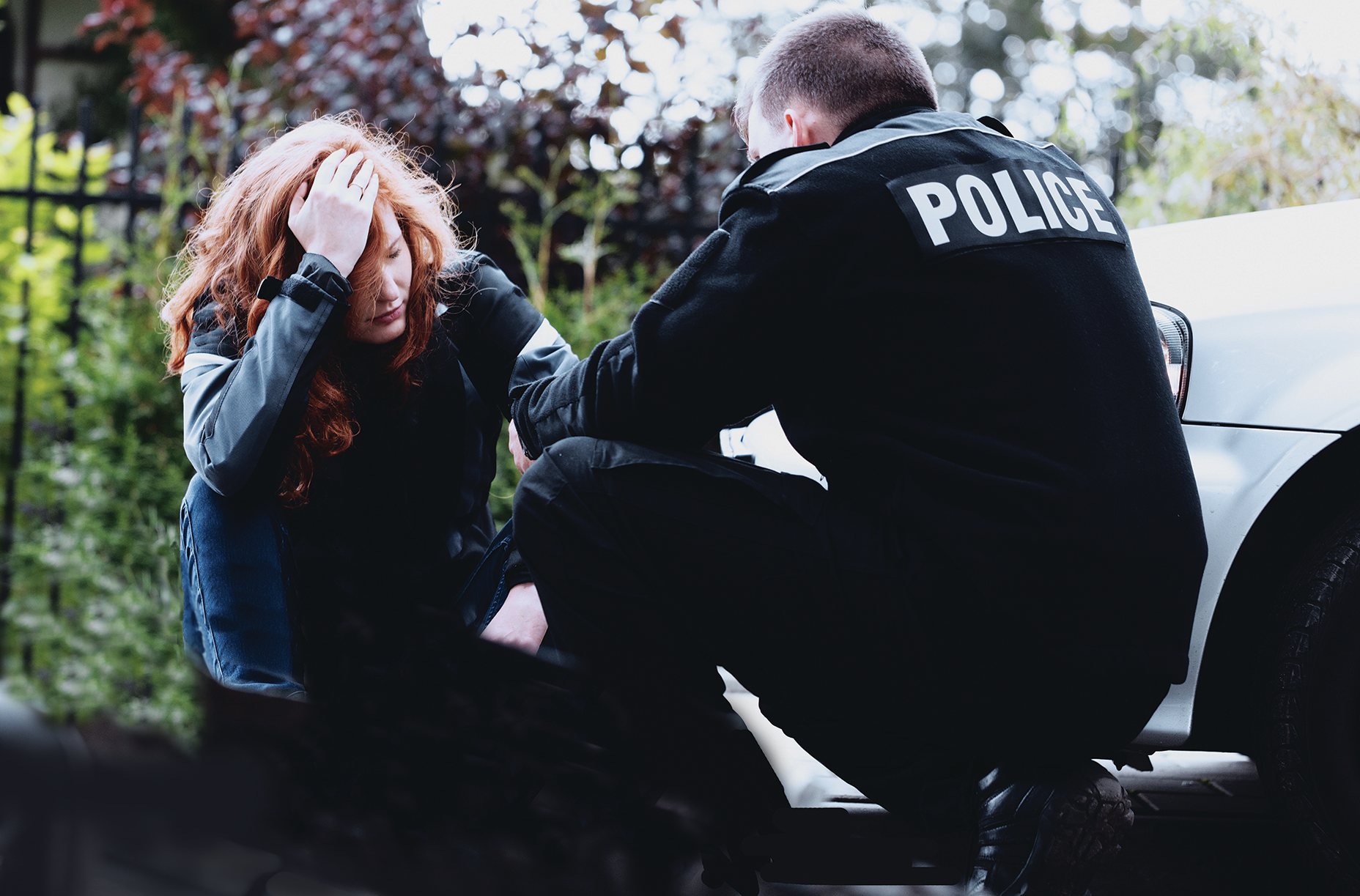 Officer And Distraught Woman 5c7ea875bf0a8