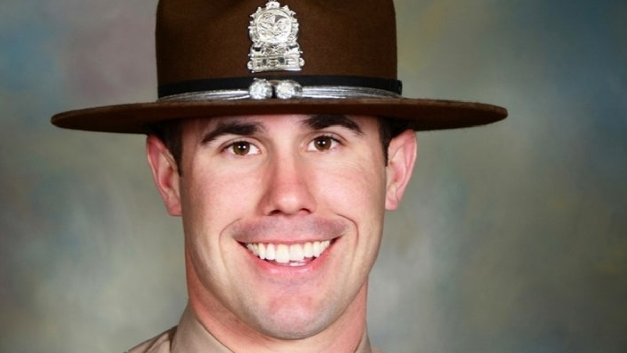 Illinois State Police SWAT Trooper Dies After Being Shot While Serving ...