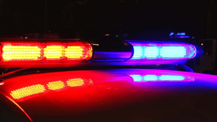 A St. Paul man accidentally shot himself in the stomach on Saturday while trying to flee police, authorities said.