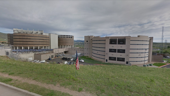 Inmates at the Jefferson County jail may be released early and some arrestees may be turned away after the sheriff’s office closes a floor of the facility on Jan. 1 to facilitate a $5.5 million budget cut.