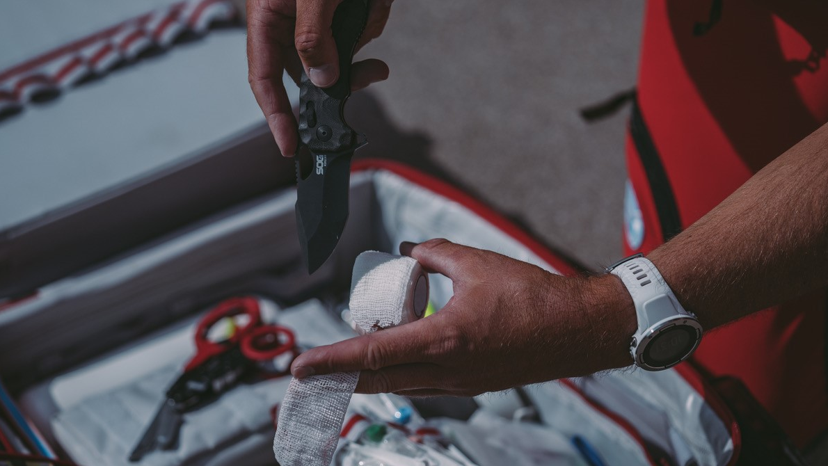 Knives 5e6677c0ca916