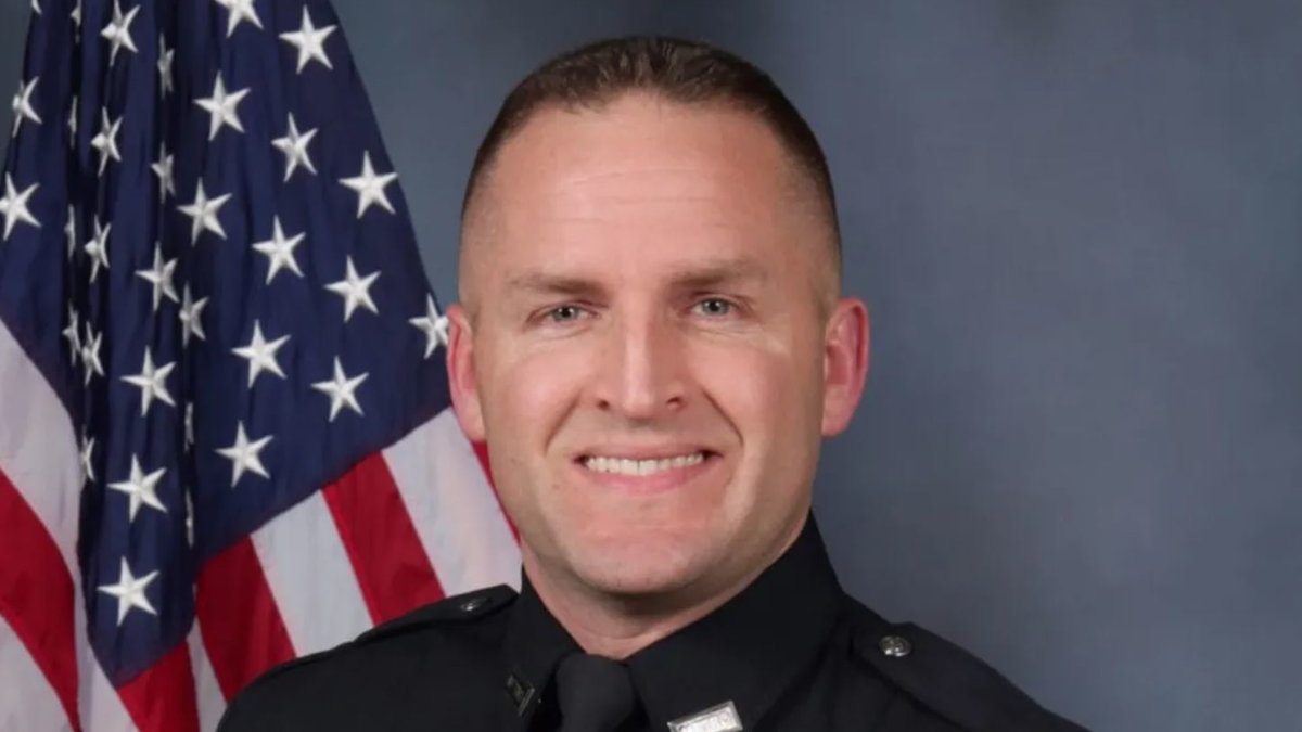 Louisville Police Fires One Of The Officers Involved In Breonna Taylor S Death Officer