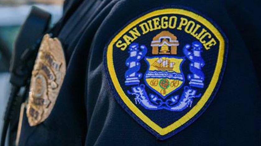San Diego police Officer Jonathan Wiese used a 100-foot-long canine leash used for SWAT missions to rappel down Sunset Cliffs to rescue two girls and their father.