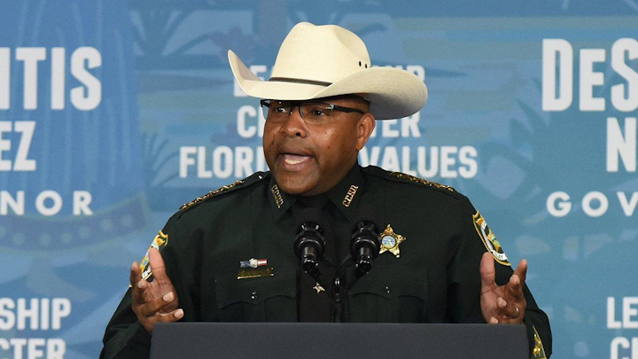 Florida Sheriff Says He Ll Deputize Every Gun Owner If Deputies Can T Handle Protesters Officer