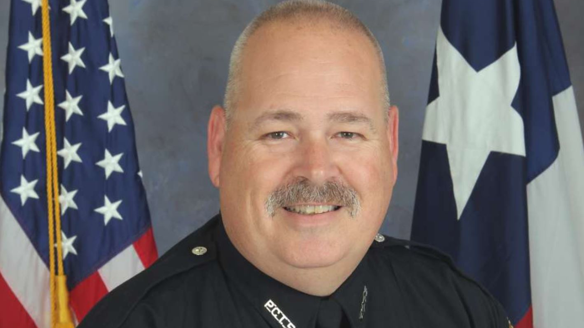 Texas Constable's Deputy Dies of COVID-19 After Two Months in ...