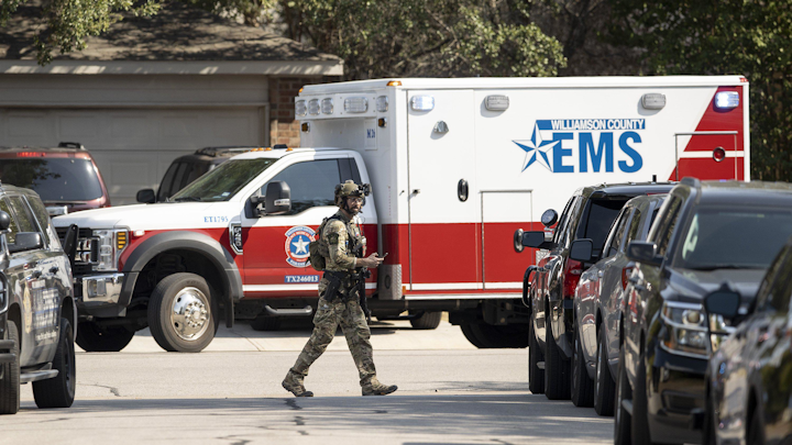Texas Standoff Ends Peacefully A Day After 3 Officers Shot Officer