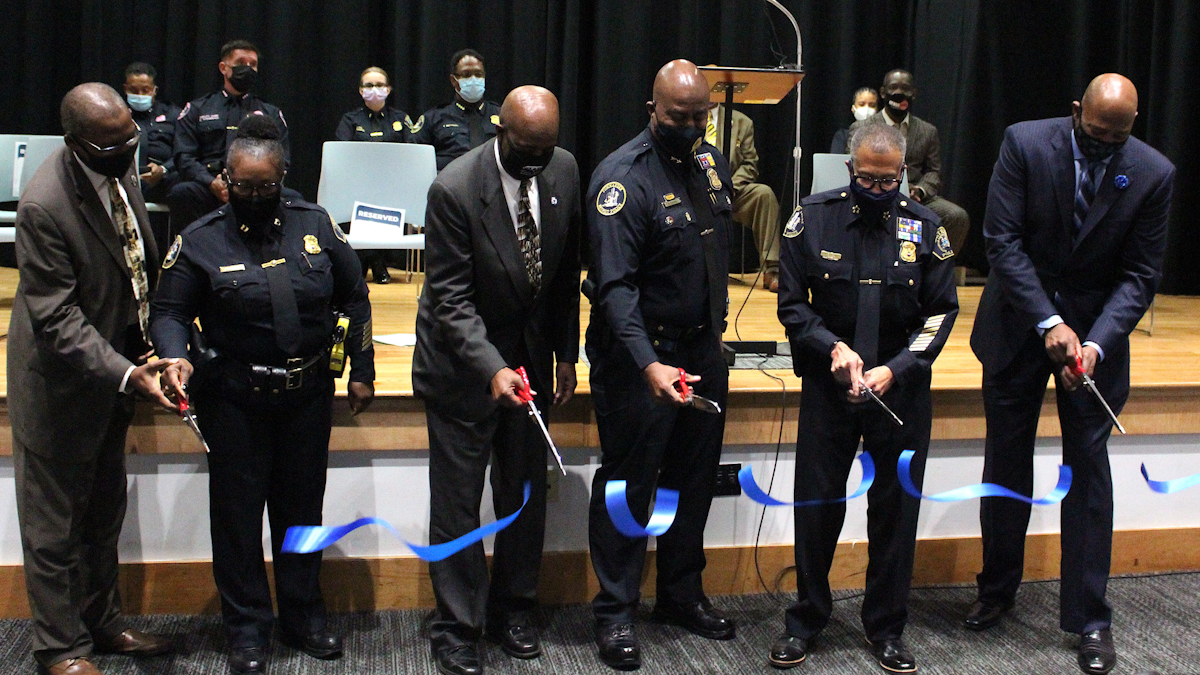 Detroit Police Department S New Community Relations Unit Seeks To Build Bridge Of Understanding Officer