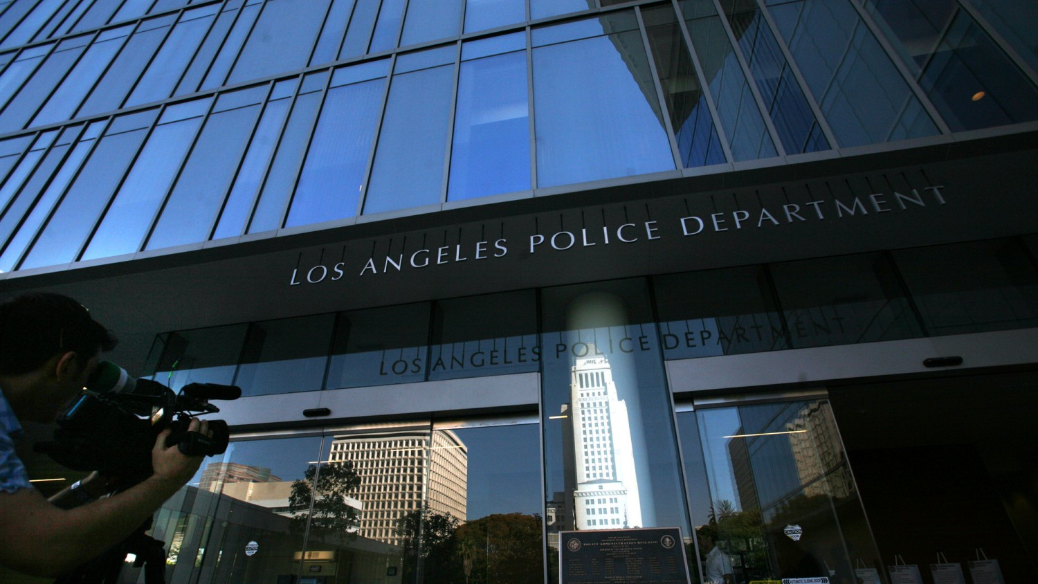 Shooting justified for LAPD sergeant.
