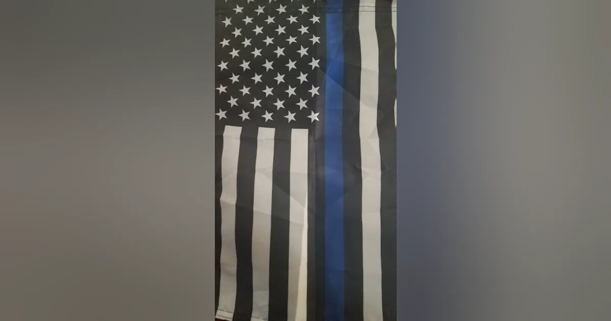 Bleu Line What the Thin Blue Line Means to Those in Law Enforcement | Officer