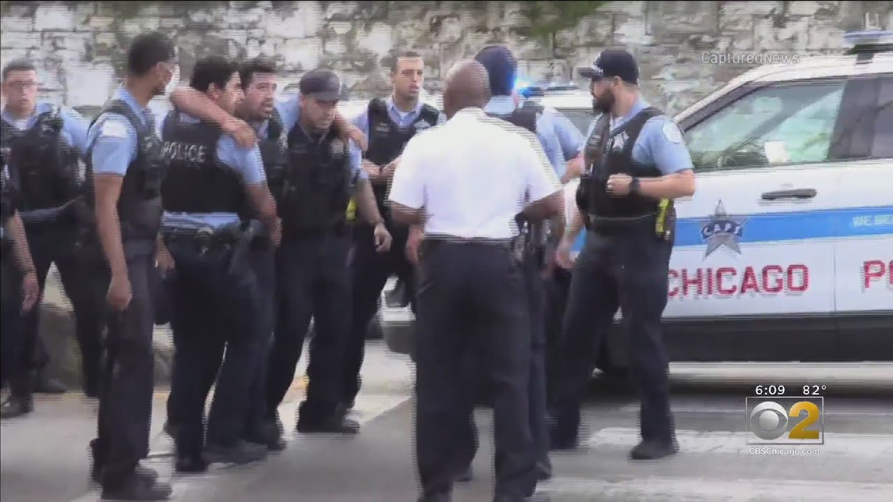 No Bail for Man Charged With Dragging Chicago Police Officer During ...