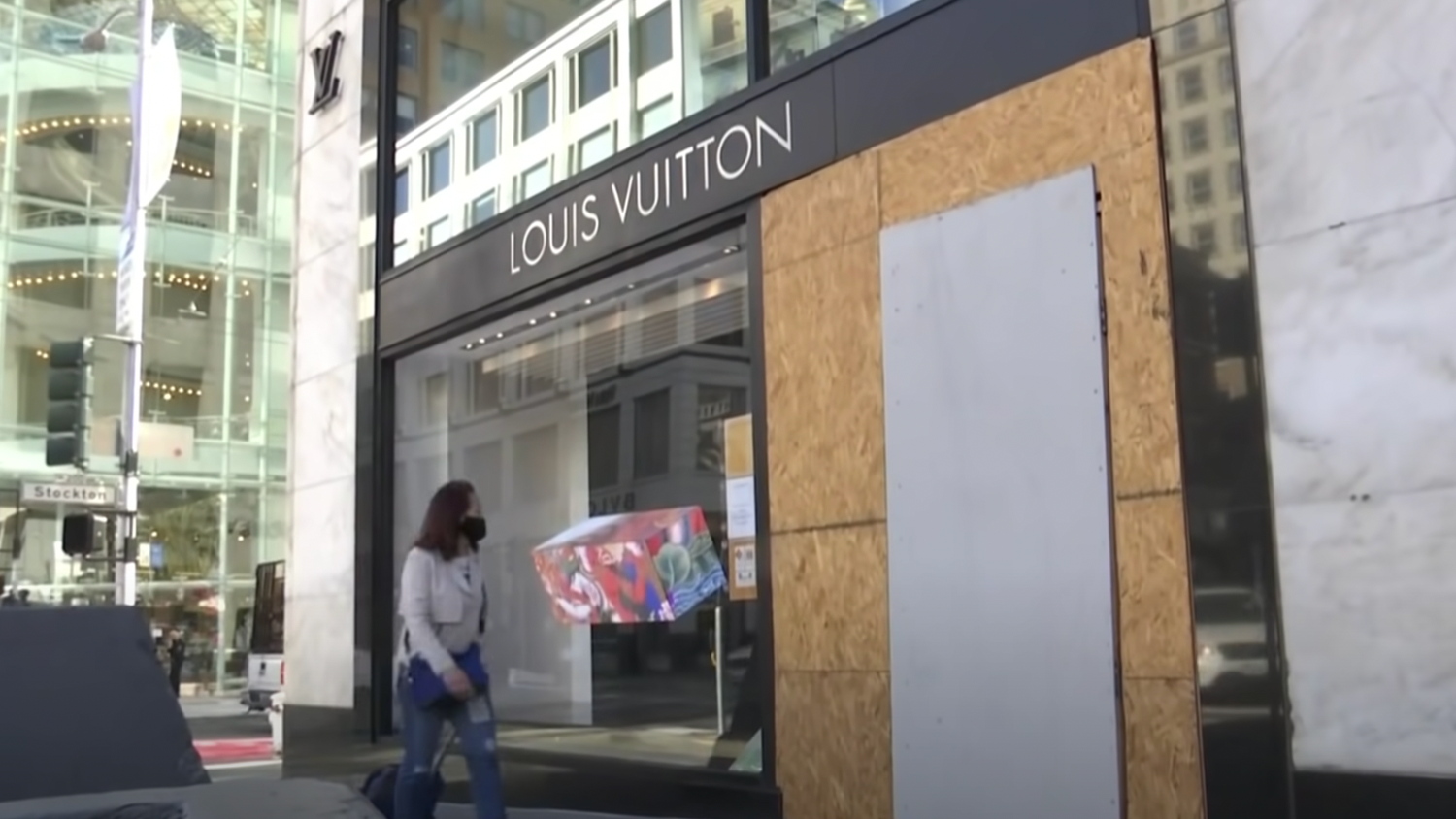 Thieves smashed a Louis Vuitton storefront window in San Francisco&rsquo;s Union Square and ransacked the store Nov. 19, one of a series of organized retail thefts targeting high-end outlets in the Bay Area over the weekend.