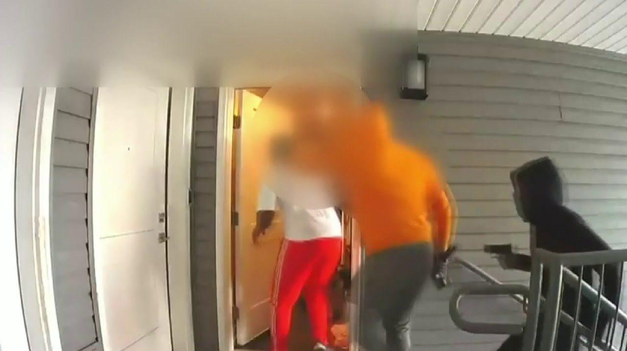 Video: Mich. Police Chase Suspects Accused in Armed Carjacking | Officer