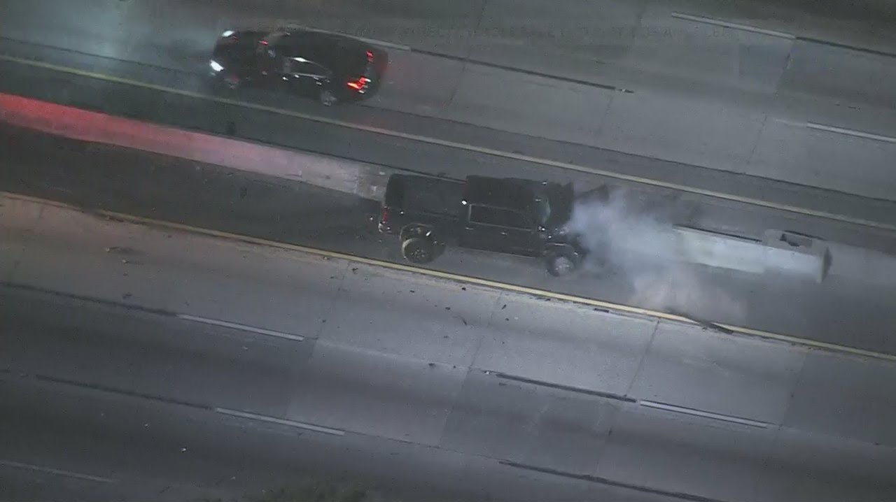Video Los Angeles Police Chase Ends in Horrific Crash Officer