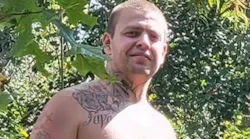 Convicted felon Tyler Henderson is accused of shooting and wounding two Thomas County, GA, sheriff's deputies during a confrontation Tuesday in Ochlocknee.