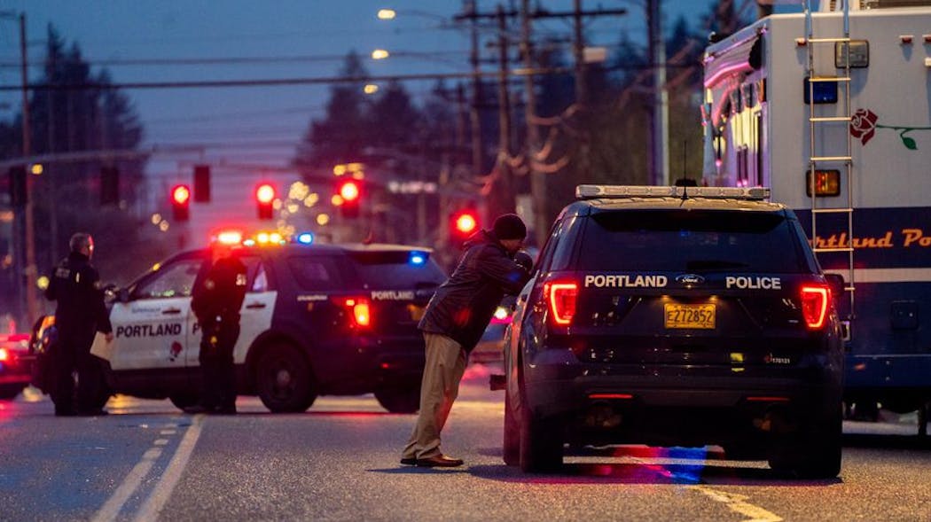A report by city budget analysts recommends that the Portland, OR, Police Bureau begin recruiting aggressively in order to fill 30 current vaccancies.