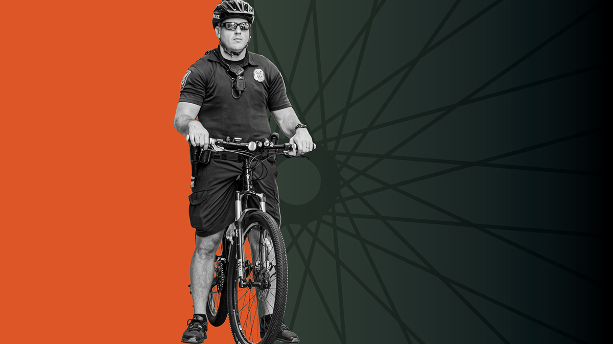 2206 Ofcr10 11 Onthe Street Feat