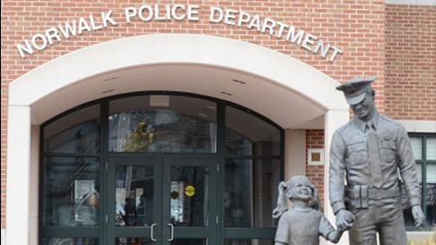 Norwalk Police Dept Station Statue Ct 62a5ef9527981