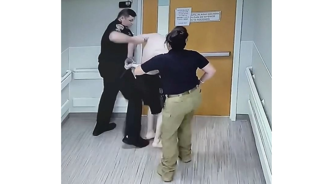 Cullman Police Inmate Gun Grab Use (ne)