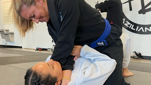 Here, Amanda Bear trains on the mats. Brazilian JuJitsu is one of the most effective training styles one can use for Law Enforcement. The goals of BJJ align with the physical control goals of BJJ. The best way to incorporate BJJ into Law Enforcement is to create a global culture shift, where it is recognized in POST certification, and Officers are trained in it consistently.