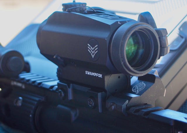 実物 Swampfox Blade 1x25 スコープ ドットサイト レッド 実物 実物 Swampfox Blade 1x25 スコープ ドットサイト レッド 実物