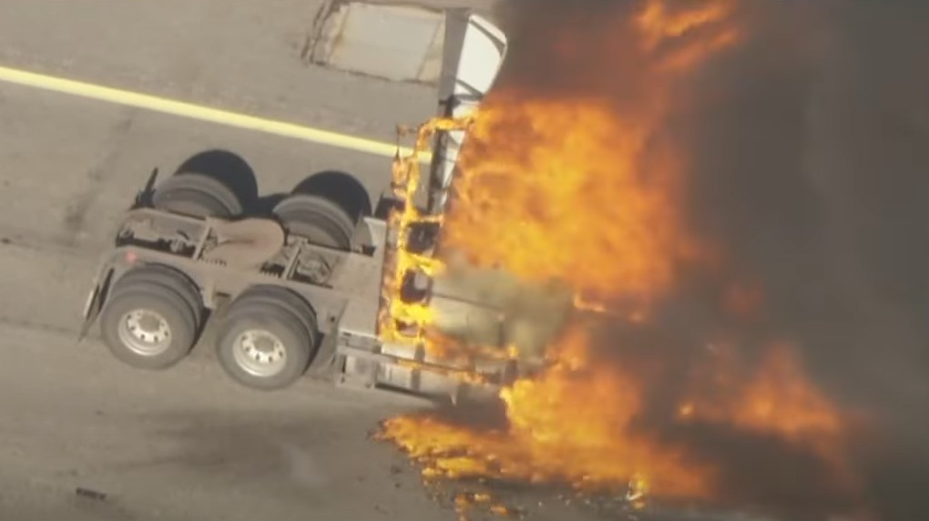 Kern Co Stolen Big Rig Chase (ca)